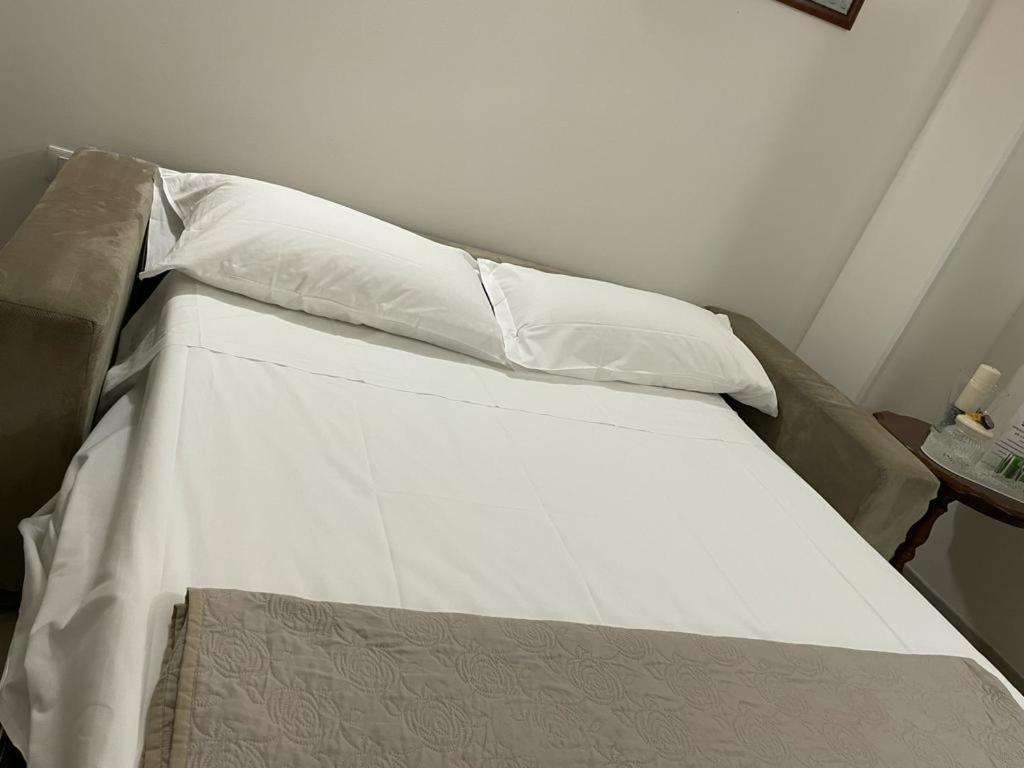 Pietra Bianca Appartment Барі Екстер'єр фото
