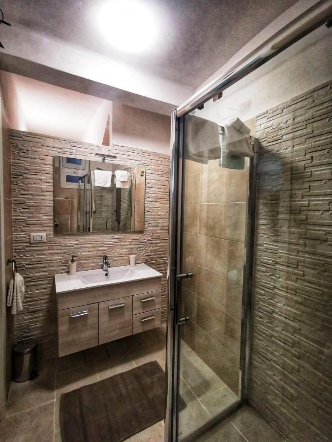 Pietra Bianca Appartment Барі Екстер'єр фото