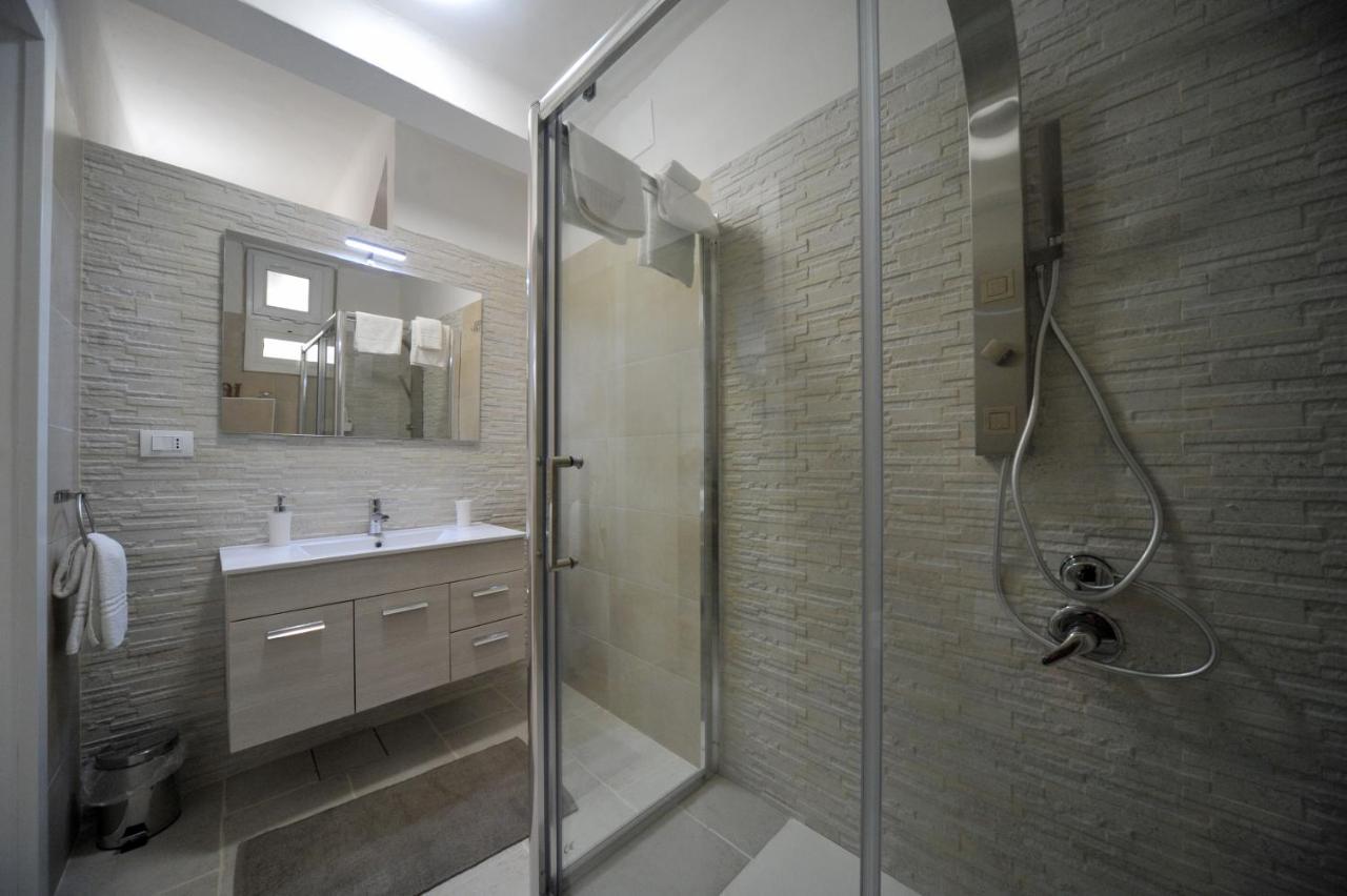 Pietra Bianca Appartment Барі Екстер'єр фото